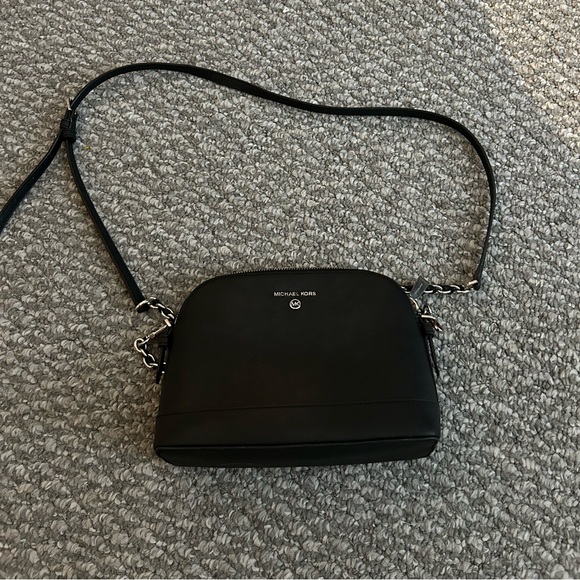 Michael kors satchel - Picture 1 of 5